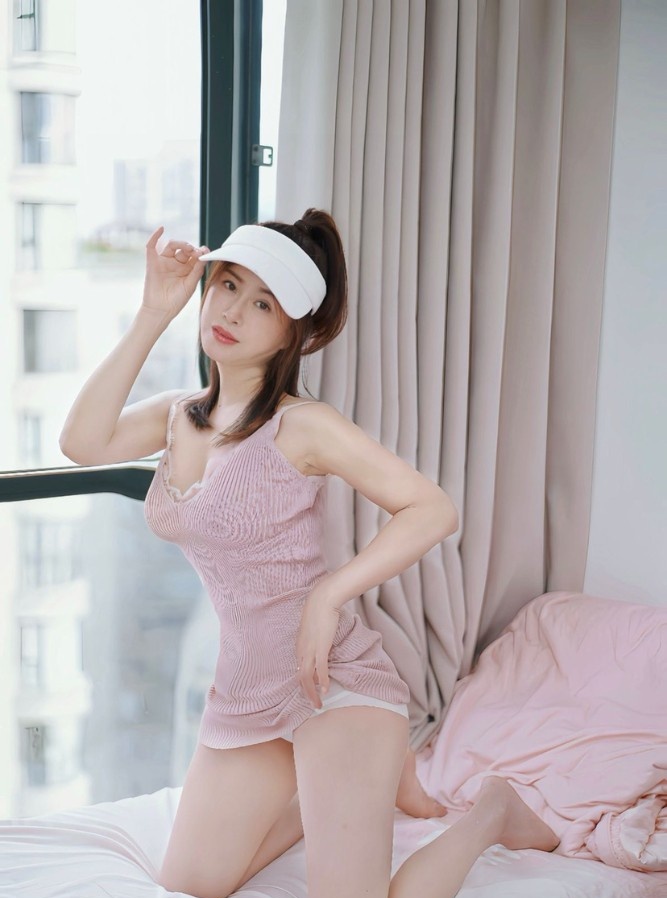 大奶长腿月月