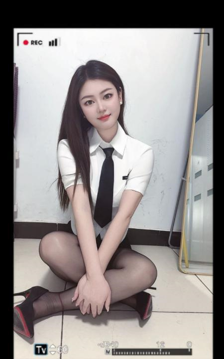 性感OL秘书制服恋恋
