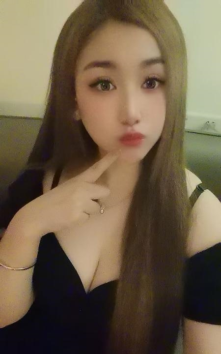 白云大胸妹开心
