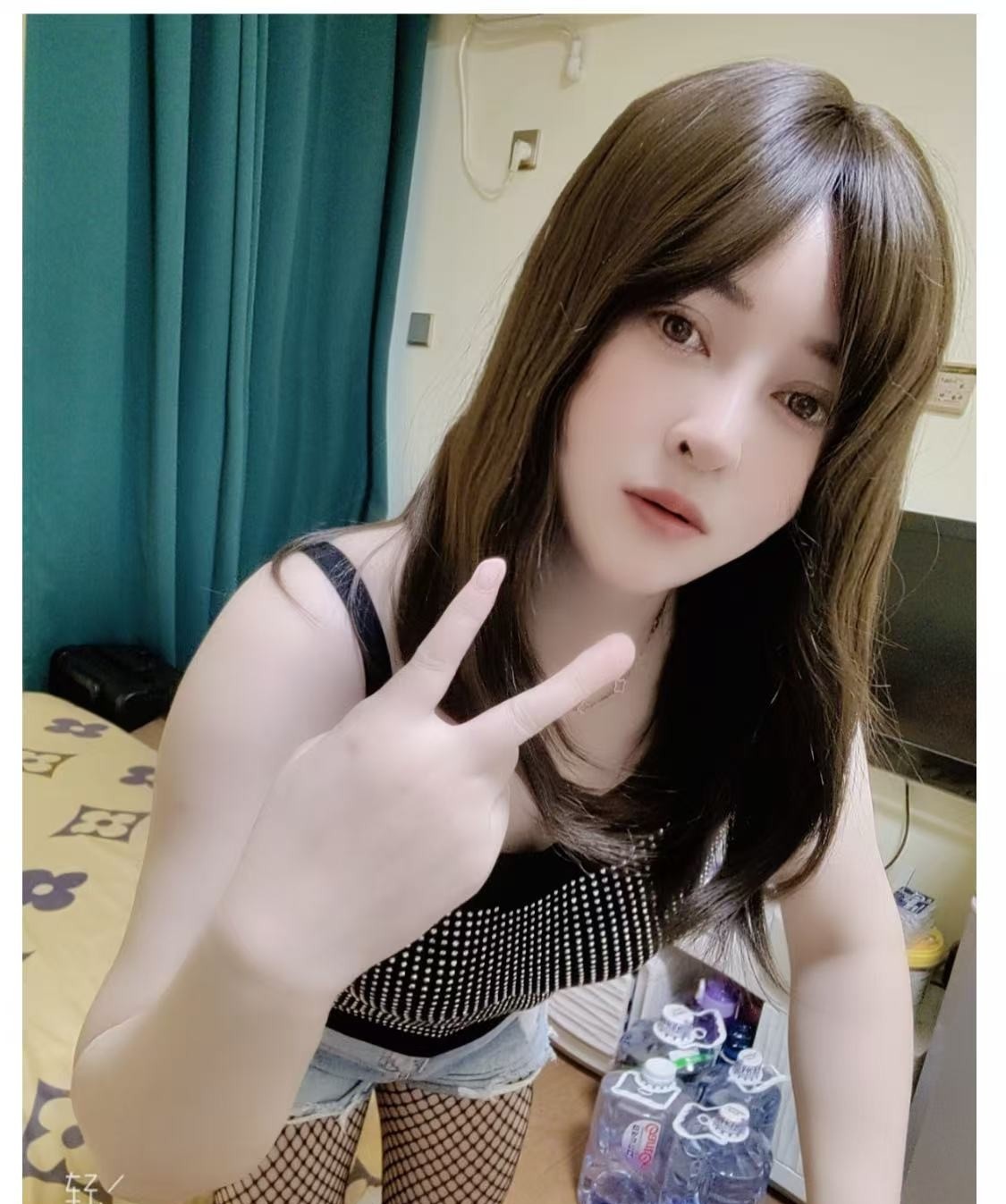 美臀兜兜老师