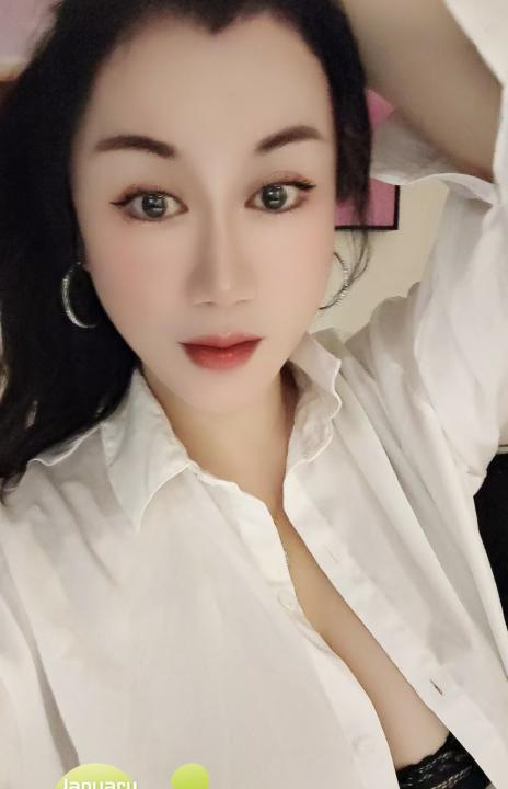 温柔御姐巨乳丽莎