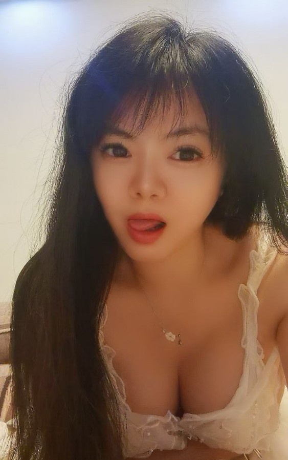 年轻大奶服务控