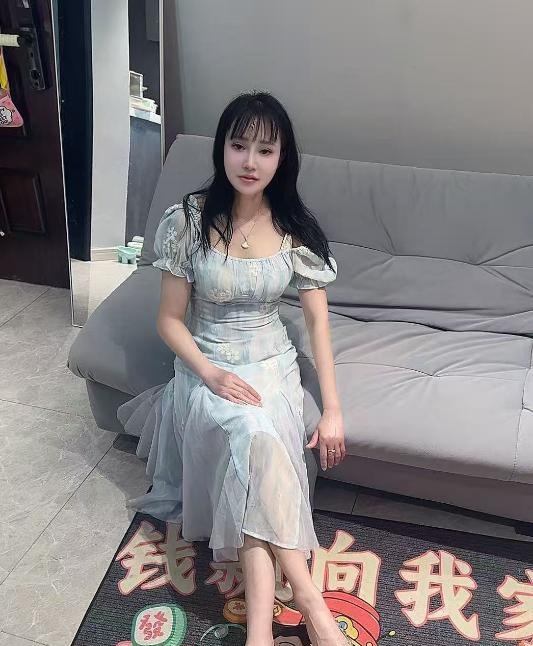 夫子庙美腿少妇