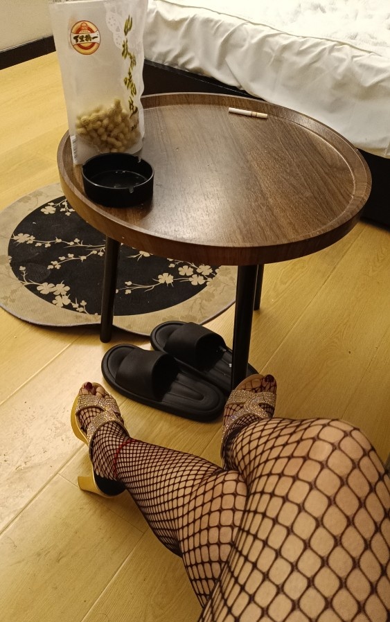 西宁泄火长腿小姐姐