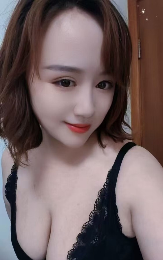 大奶翘臀熟女姐姐