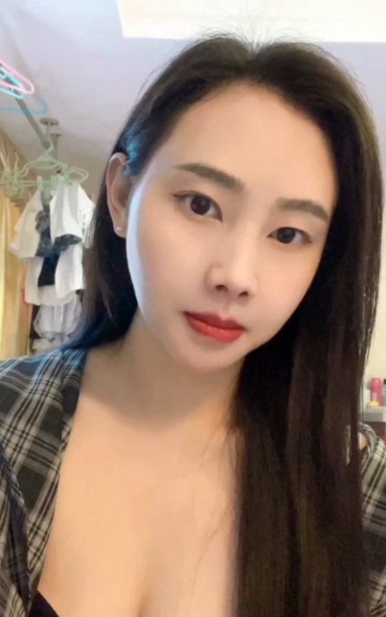 性感兼职小姐姐