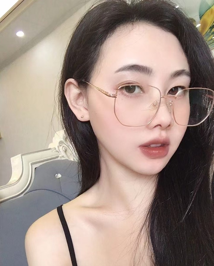 性感兼职小姐姐