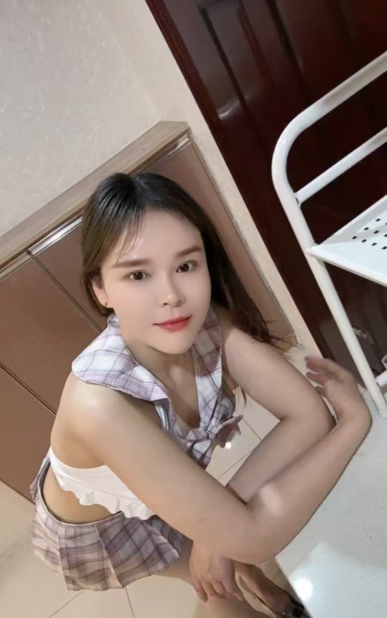 诱惑口爆少妇