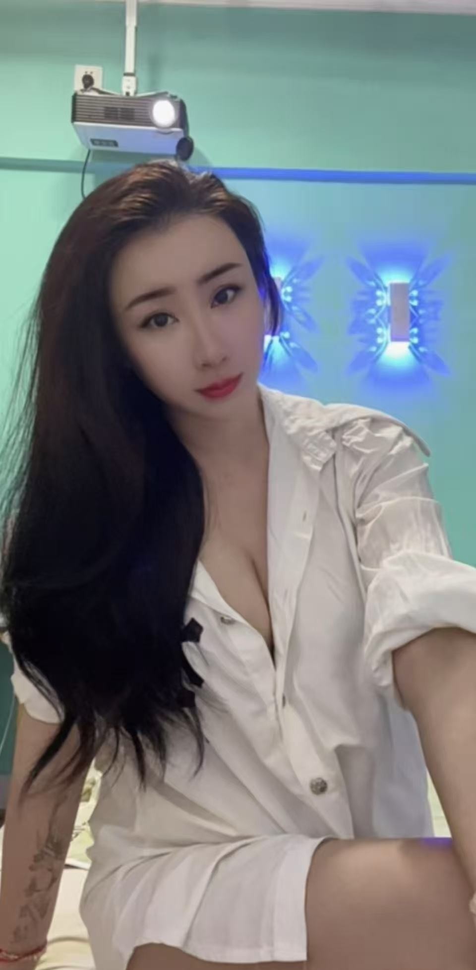 肤白御姐枣枣