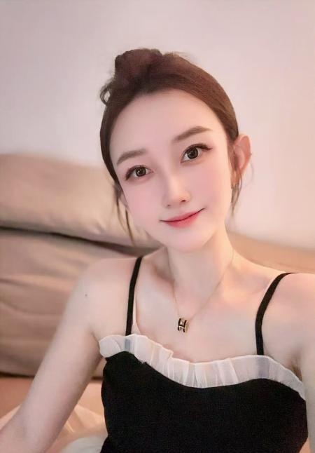 江宁气质美女图图不错