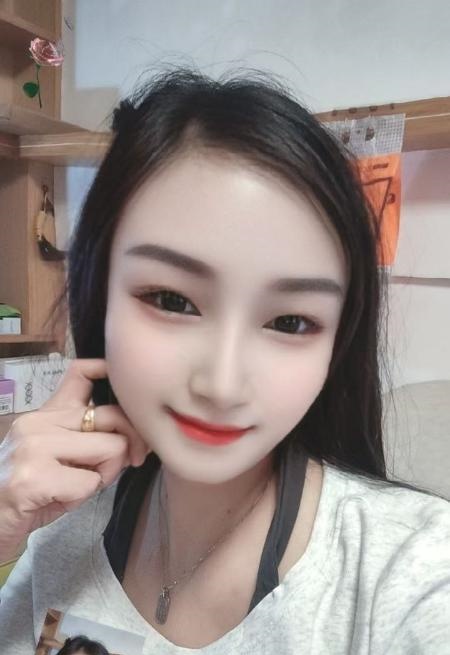 性价比大胸妹子