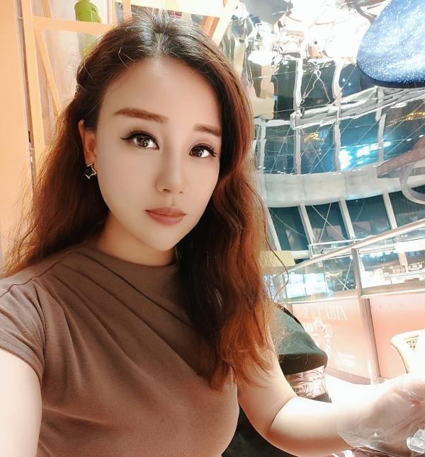 颜值大胸玥儿