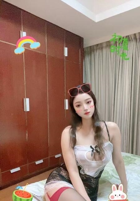 口活贼棒的御姐