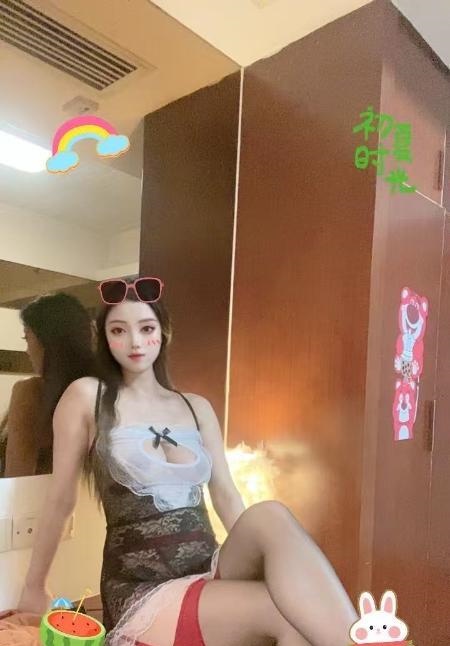 口活贼棒的御姐