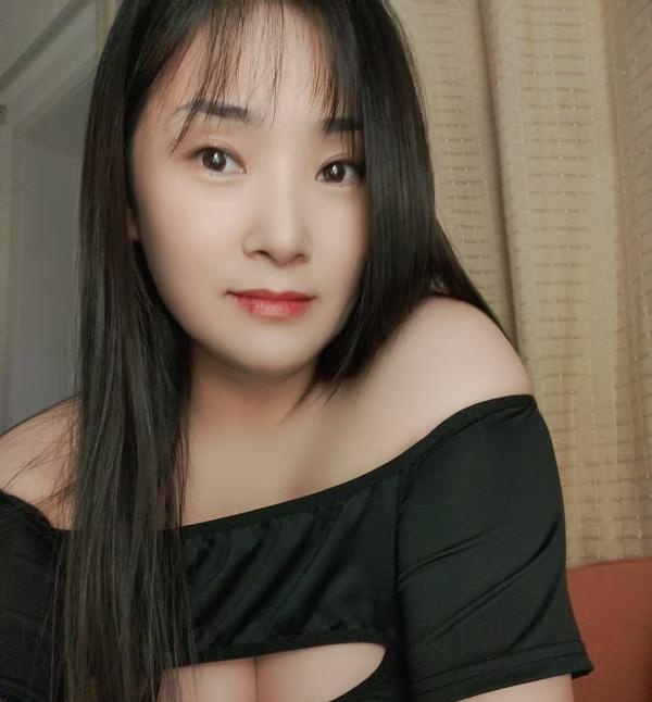 乳交大奶小嫂子