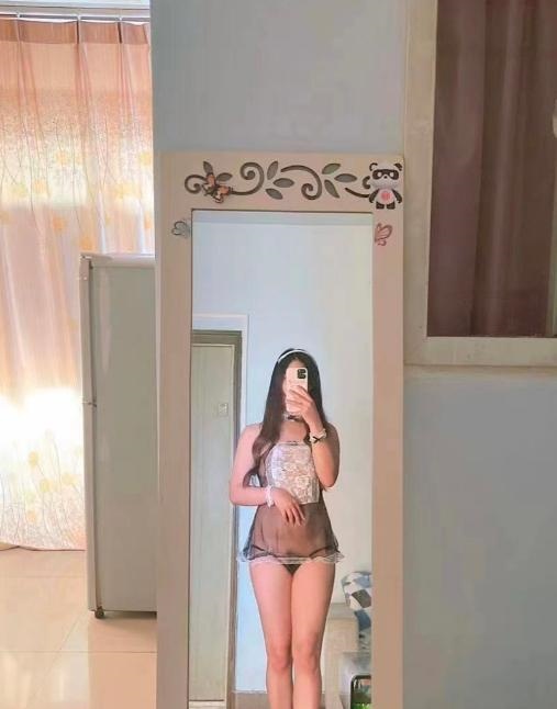 江边小鱼儿