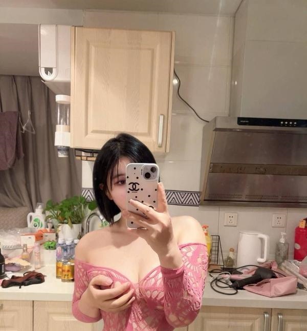 丰满翘臀颜值老师