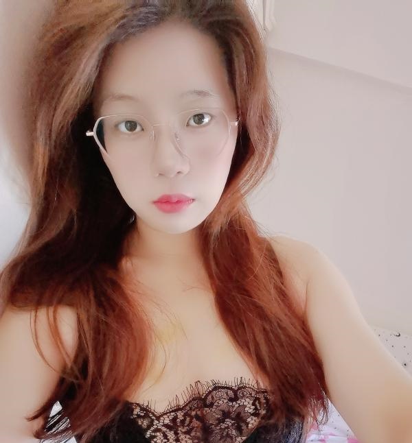 温柔性感长腿鱼儿