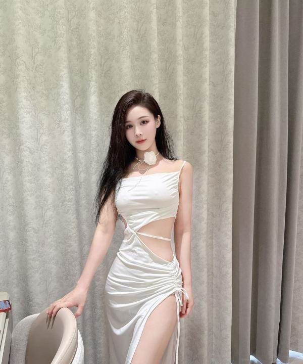 细腰腿长颜值萱萱