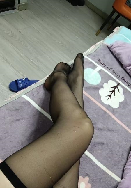 长腿黑丝熟女