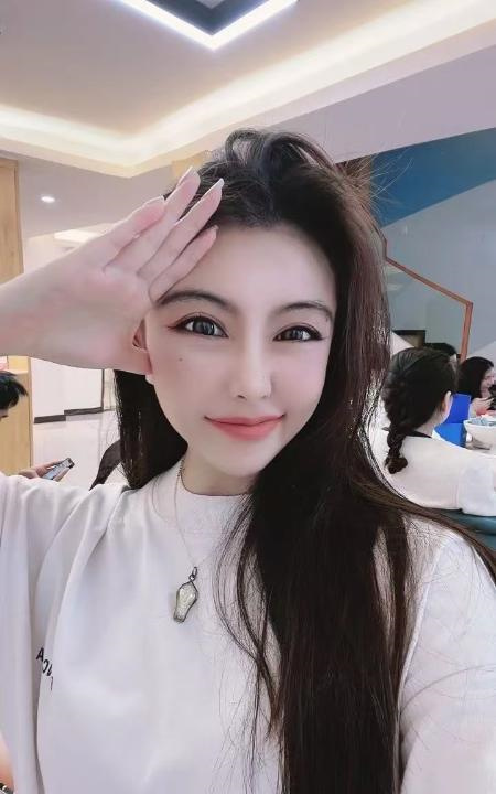 胸大腰细健身小少妇