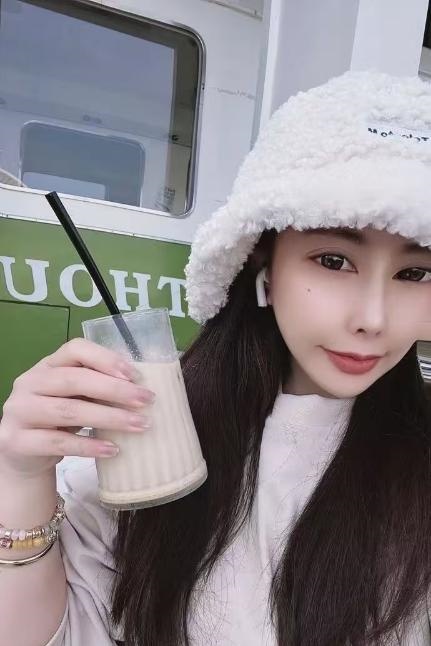 胸大腰细健身小少妇