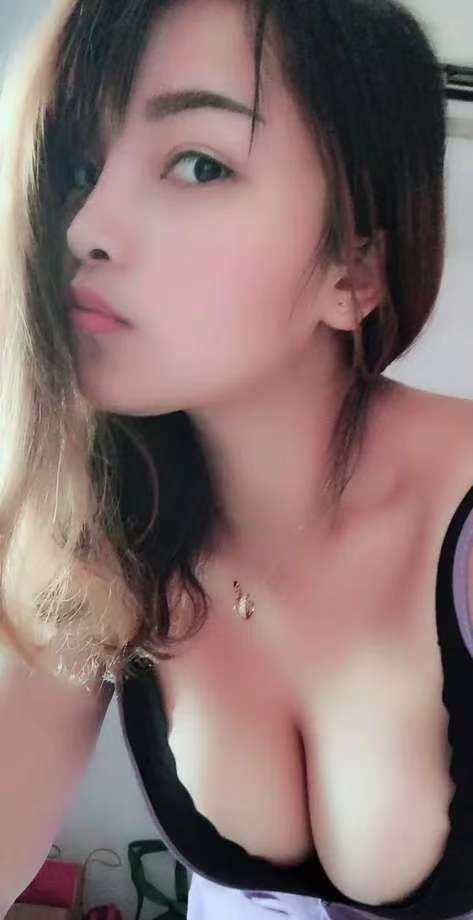 巨乳晨曦老师