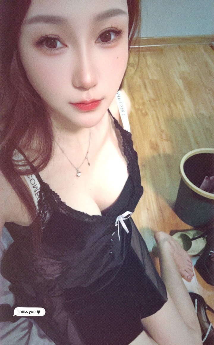 颜值不错的御姐初晴