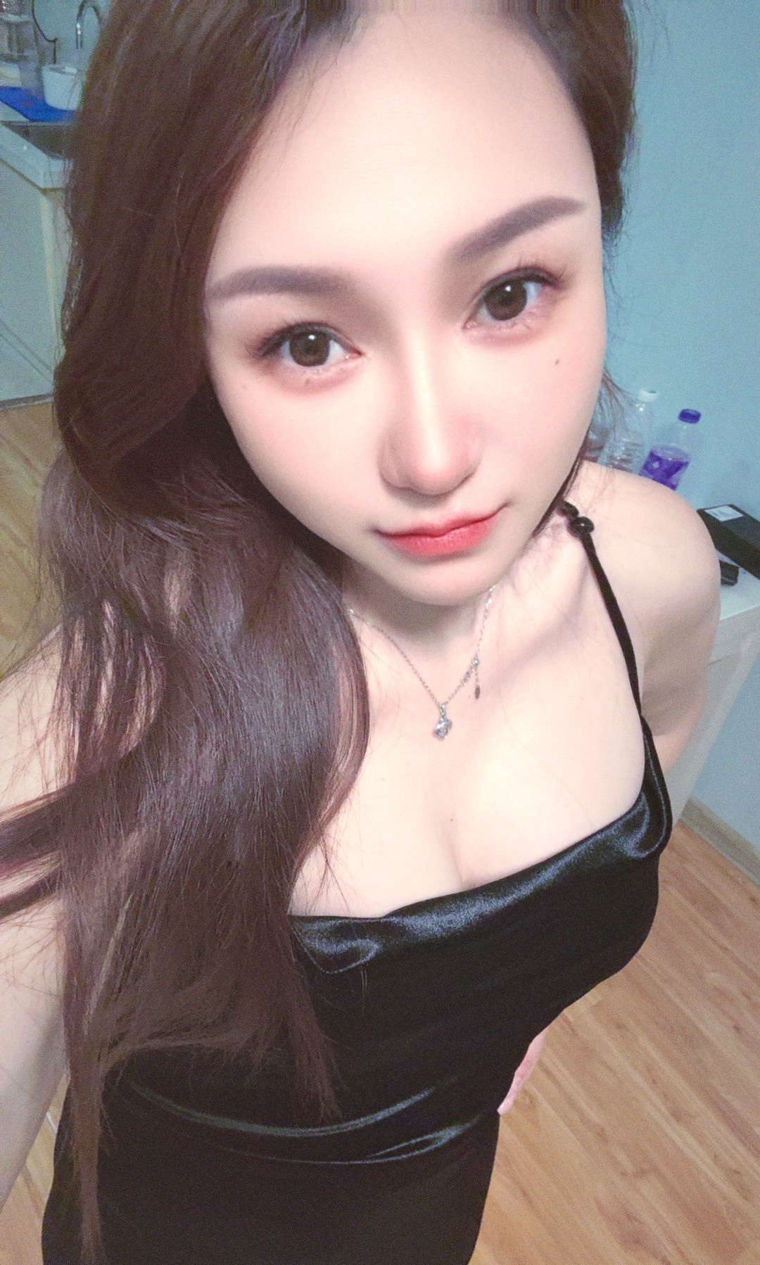 颜值不错的御姐初晴