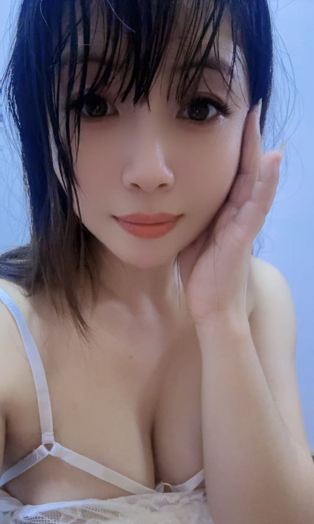 白云舌吻糖糖