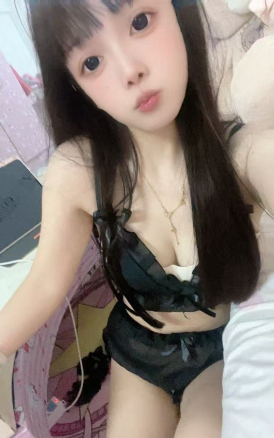 小巧萝莉冰儿
