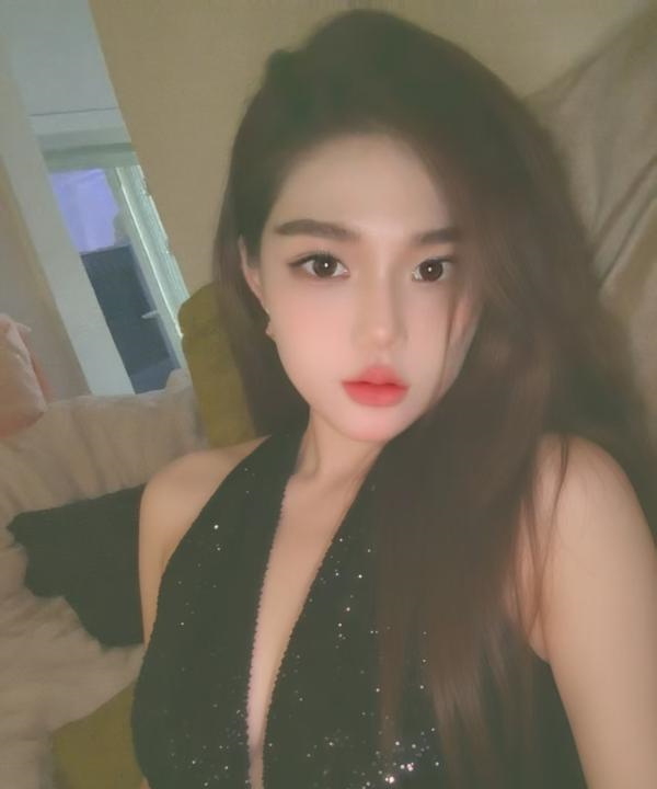 大胸颜值女友
