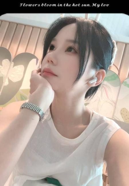 小个子骚妹