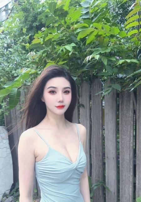 闵行好看小美女