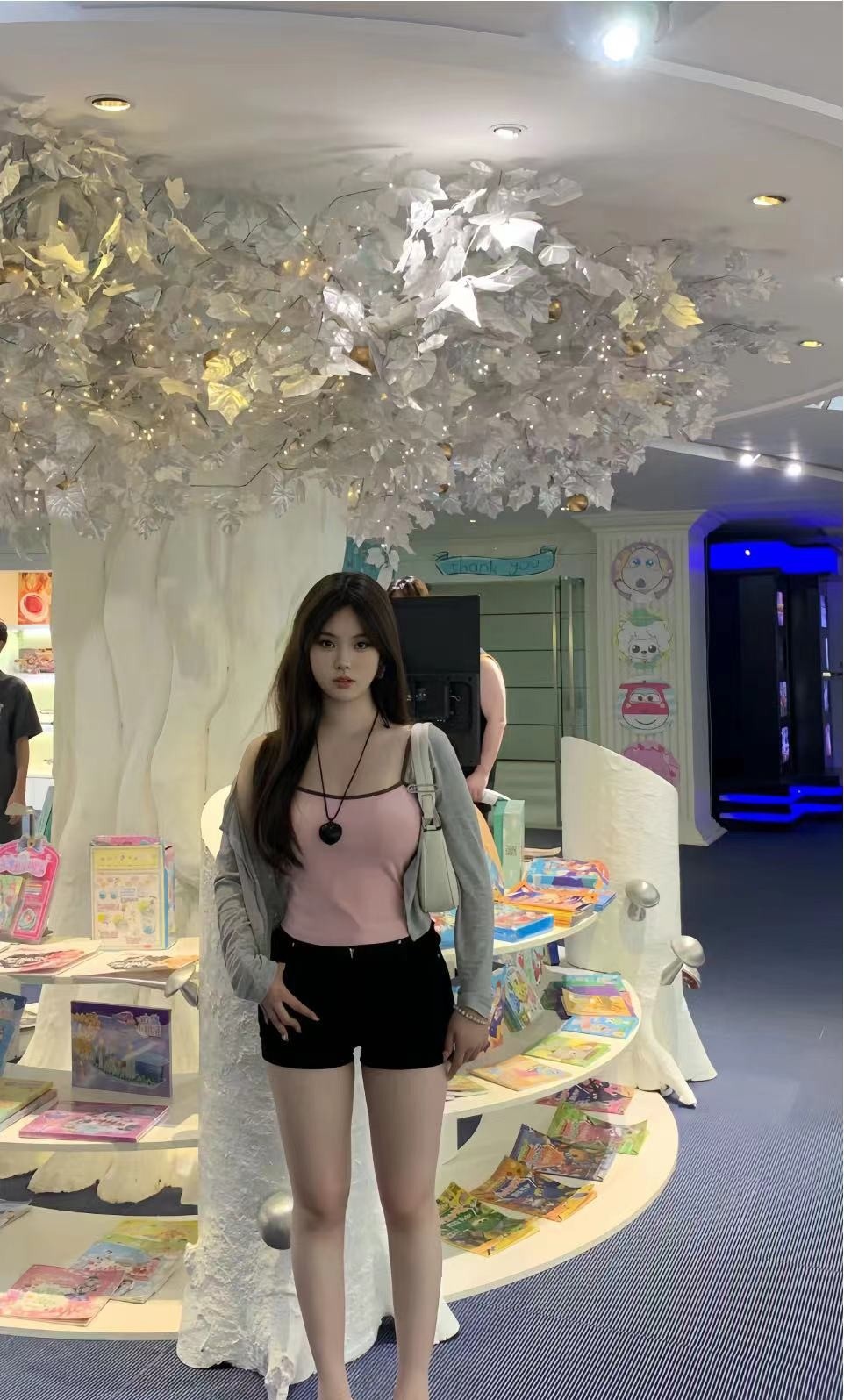 白嫩水妹佳佳