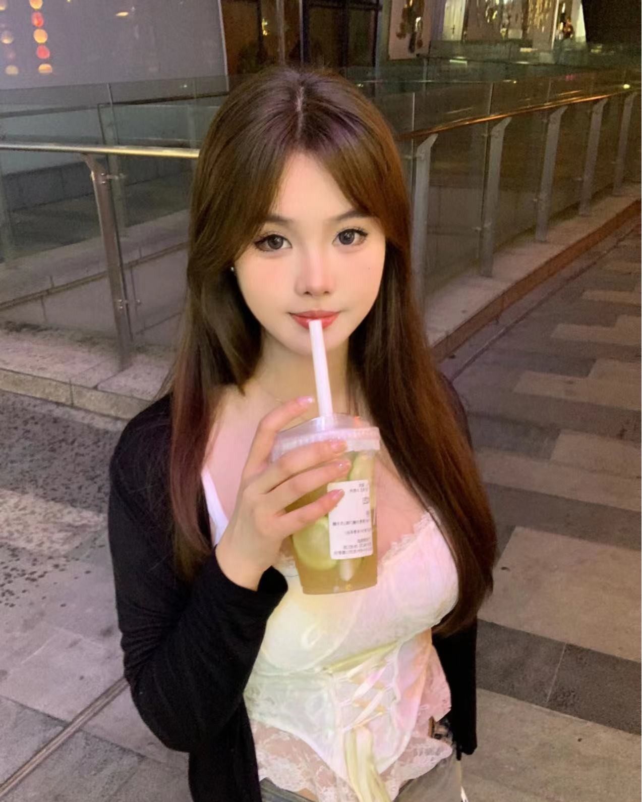 白嫩水妹佳佳