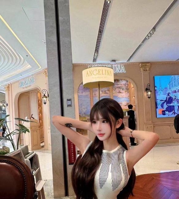 新建区性感大胸甜妹