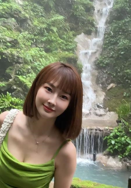 兼职美女小妮