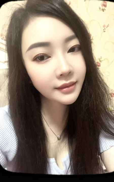 汉阳肤白腿长