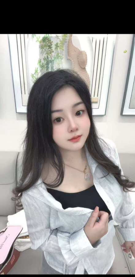 丰满蜜桃