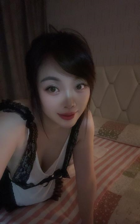 三里亭大胸小七
