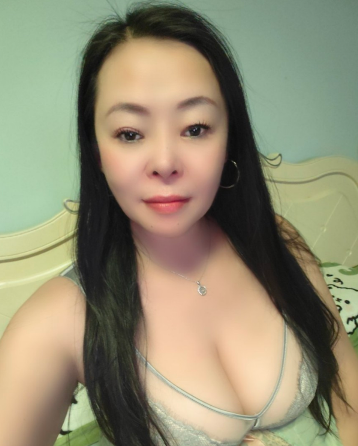 沙区可网课一样的大胸少妇