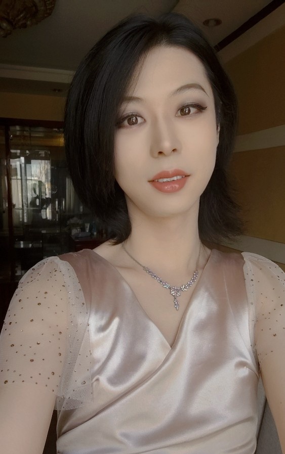 不一样的体验人妖伪娘