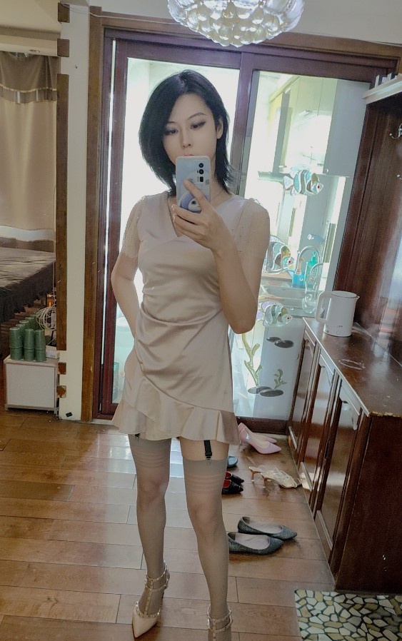 不一样的体验人妖伪娘