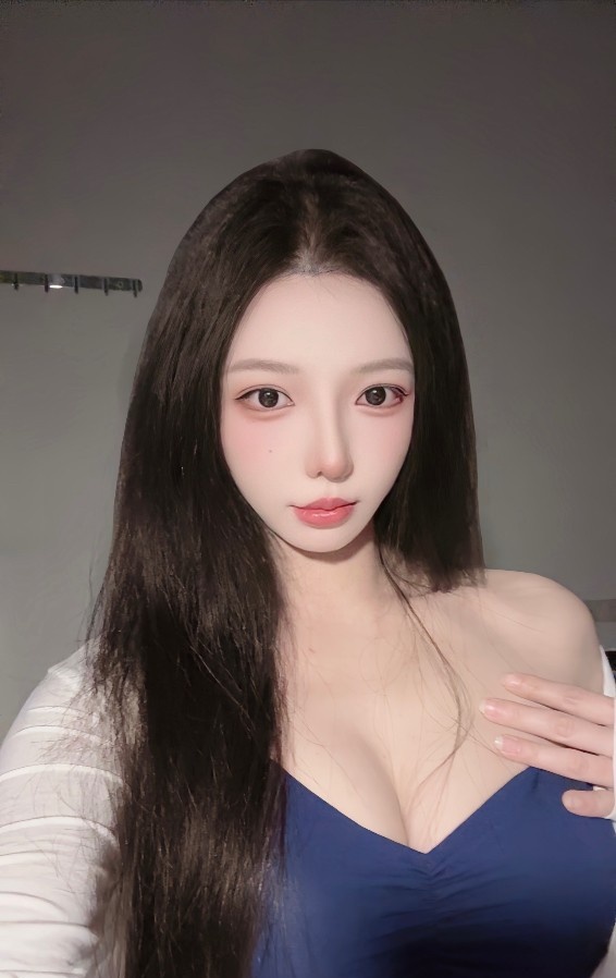 大奶嫩妹