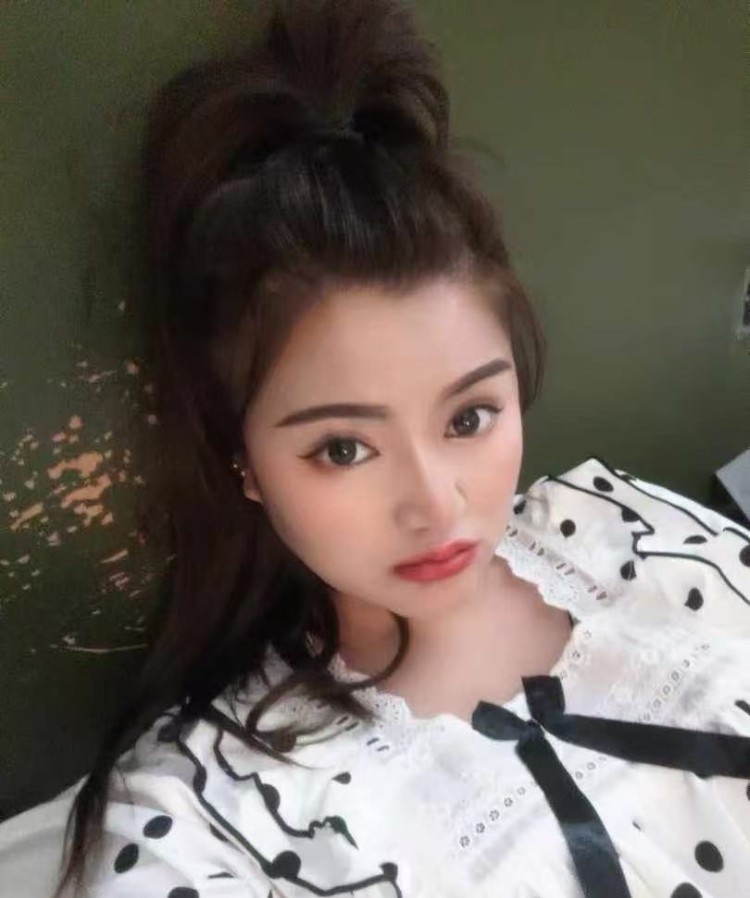会碰水的少妇
