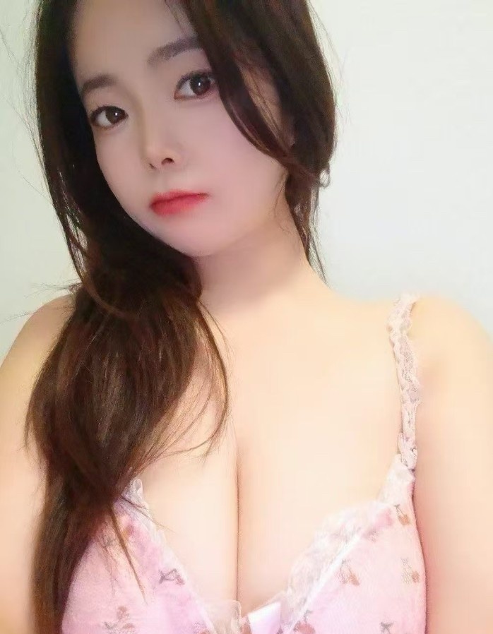 返食巨乳姐姐糖糖