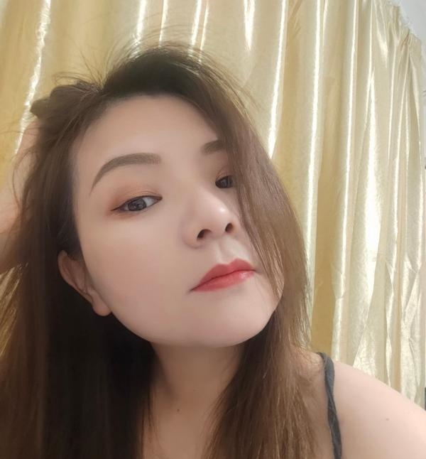 雨花贾西大胸美女