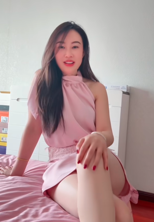 小活按摩的迷人少妇