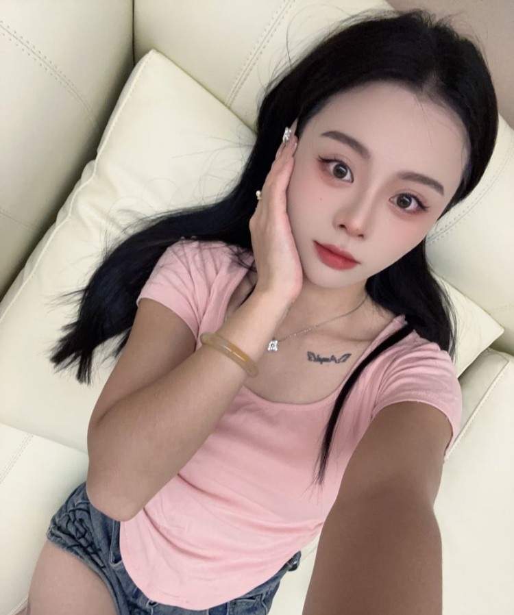罗湖纹身骚妹妍妍
